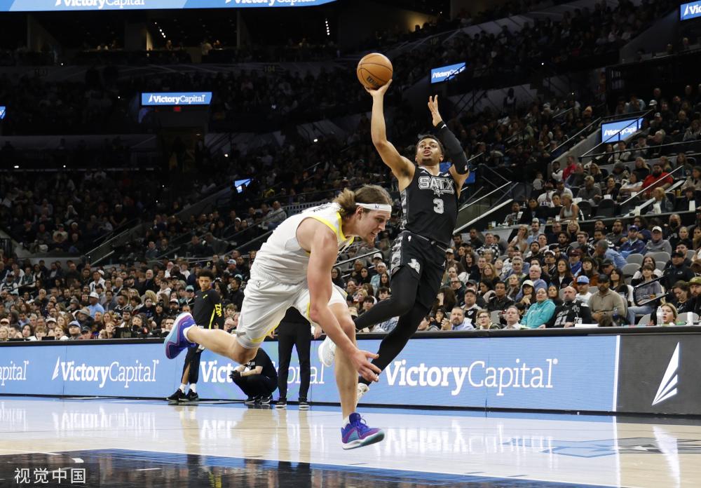 的举动不仅 的举动不仅