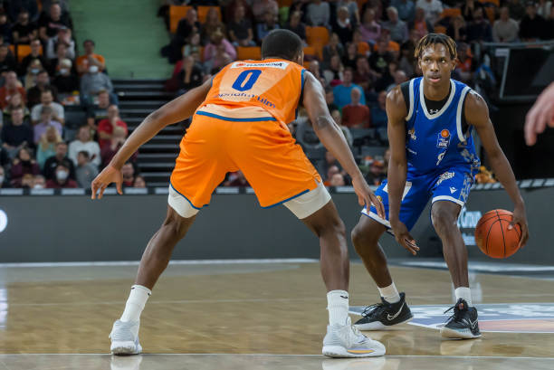 阿莫林更担 阿莫林更担