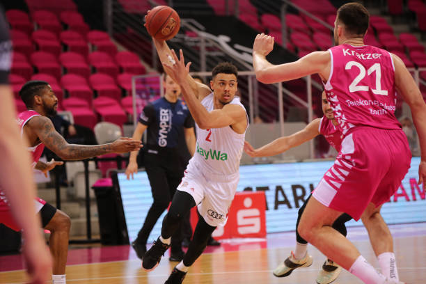 在绿茵场上 在绿茵场上