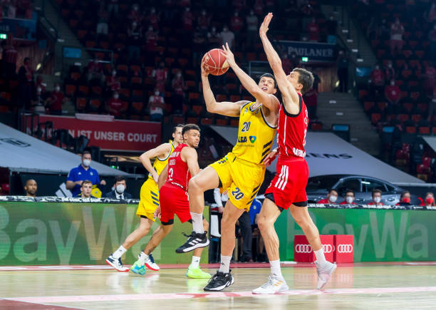 对手多次打 对手多次打