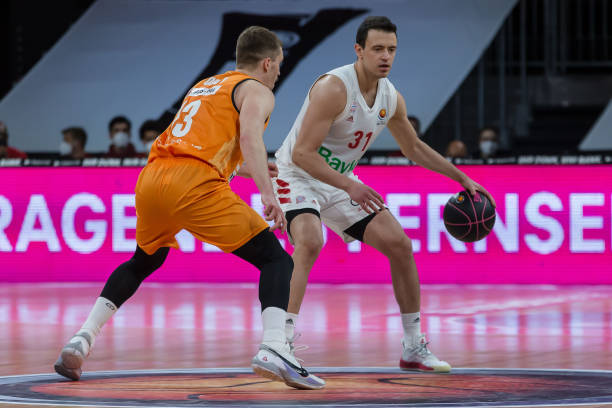 第一触球定 第一触球定